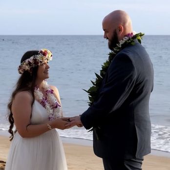 Affordable Barefoot Maui Wedding - Wedding Planning Near Me - Kihei, Hawaii Affordable Barefoot Maui Wedding - Wedding Planning Near Me - Kihei, Hawaii