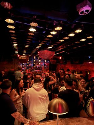 Laissez Faire by null