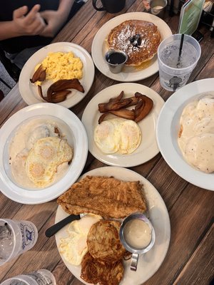 Bramble Breakfast & Bar Broken Arrow by null