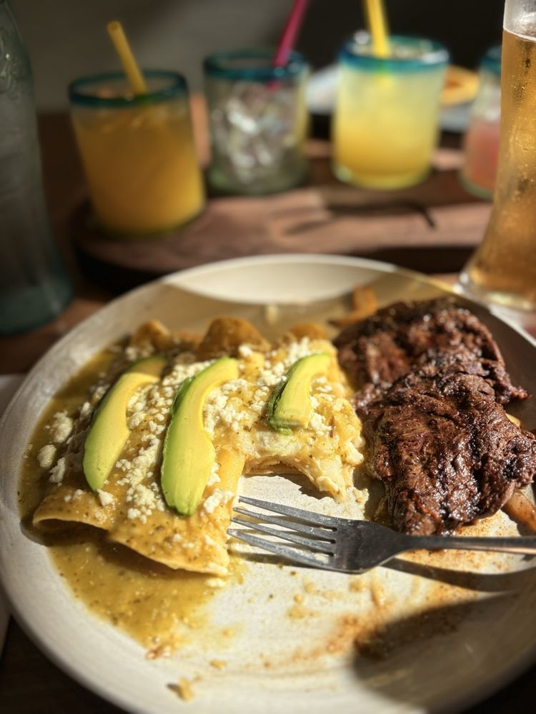 Food from El Barrio Tacos & Tequila