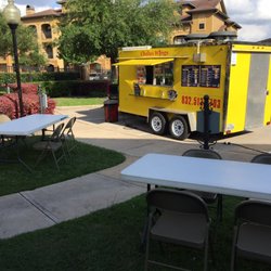 Chalu's Wings - The food truck here at Estancia San Miguel