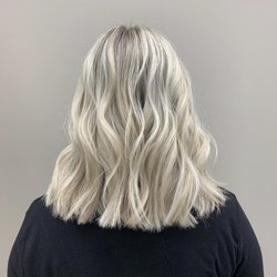 Salon Amici - Beautiful icy blonde highlights