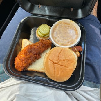 Dave's Hot Chicken - tender, mac and cheese, slider - Chicken Shop Near Me - Naperville, Illinois