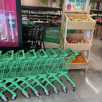 Amazon Fresh - Carts for the littles AND fresh fruit for them to munch on FOR FREE!! - Grocery Near Me - Torrance, California