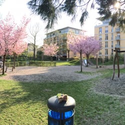 Spielplatz & Freizeitfläche - Panoramafoto des Spielplatzes im April 2016
