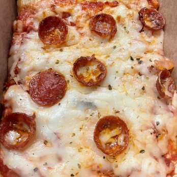 Doro Marketplace - Pepperoni pizza - Bakeries Near Me - Wethersfield, Connecticut