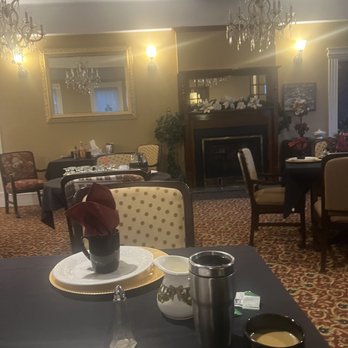 Homestead House Bed & Breakfast - Beautiful elegantly appointed dining area! - Bed & Breakfast Near Me - Willoughby, Ohio Homestead House Bed & Breakfast - Beautiful elegantly appointed dining area! - Bed & Breakfast Near Me - Willoughby, Ohio