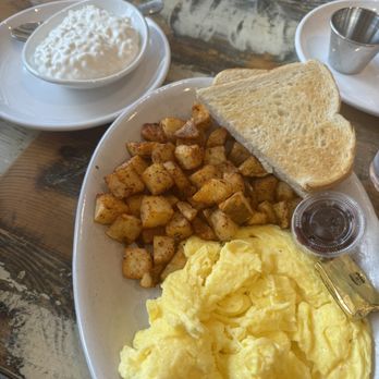 Daily Dose Rio Salado - Eggs and potatoes - Breakfast & Brunch Near Me - Tempe, Arizona Daily Dose Rio Salado - Eggs and potatoes - Breakfast & Brunch Near Me - Tempe, Arizona