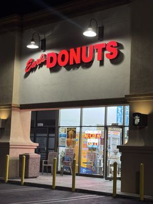 Earl's Donuts by null