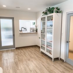 San Pedro Acupuncture Health Center - Lobby/Check-in