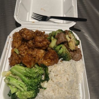 Panda Express - Orange chicken+Beef&Broccoli - Chinese Near Me - Charlotte, North Carolina Panda Express - Orange chicken+Beef&Broccoli - Chinese Near Me - Charlotte, North Carolina