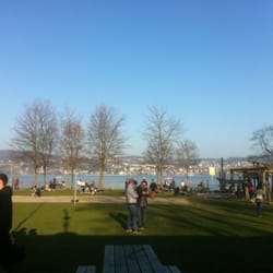 Gemeinschaftszentrum Wollishofen - Family friendly space at lake :)