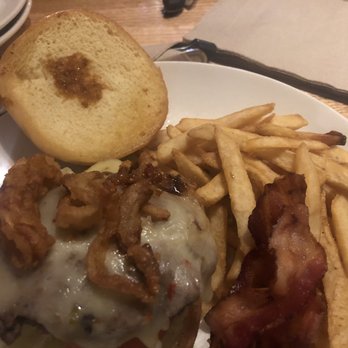 Applebee's Grill + Bar - Disappointing meal BBQ weak onion rings lame - American Near Me - Pinole, California