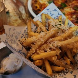 Earls Kitchen + Bar - Truffle fries