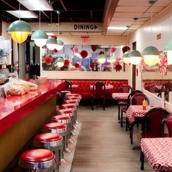 Subplicity - Restaurant interior