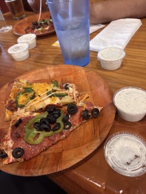 Southpaws Pizza and Sports Bar by null