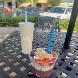 The Joey, butter cup Smoothie