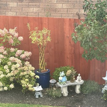 Mountain View Fencing & Decks - Backyard fencing - Navajo Red stain - Fences & Gates Near Me - Vancouver, Washington Mountain View Fencing & Decks - Backyard fencing - Navajo Red stain - Fences & Gates Near Me - Vancouver, Washington