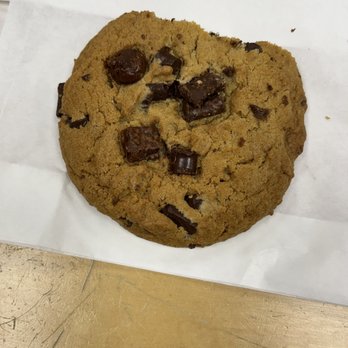 Paris Baguette - Chocolate chip cookie - Bakeries Near Me - Houston, Texas