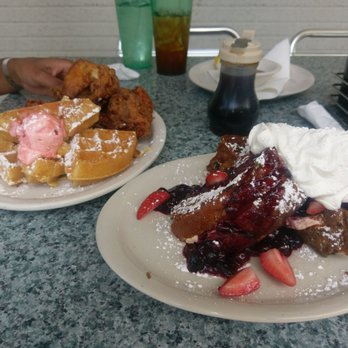 Metro Diner - Chicken & Waffles, Yo Halla French toast - Breakfast & Brunch Near Me - Orange Park, Florida Metro Diner - Chicken & Waffles, Yo Halla French toast - Breakfast & Brunch Near Me - Orange Park, Florida