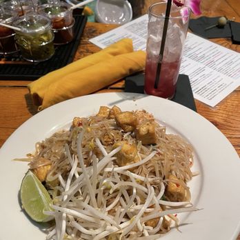 Yaya's Cookbook - Pad Thai with Tofu - Asian Fusion Near Me - Henrico, Virginia Yaya's Cookbook - Pad Thai with Tofu - Asian Fusion Near Me - Henrico, Virginia
