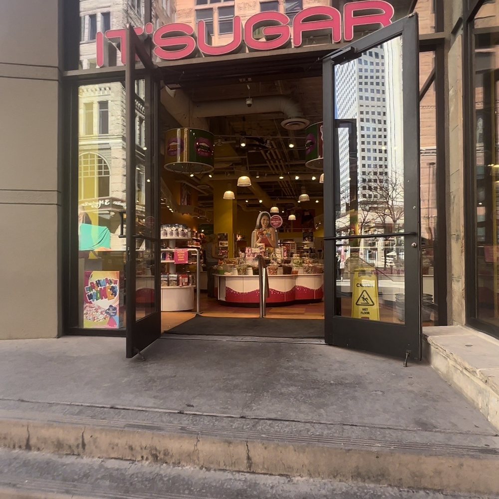 IT'SUGAR - Entrance - Candy Stores Near Me - Denver, Colorado IT'SUGAR - Entrance - Candy Stores Near Me - Denver, Colorado