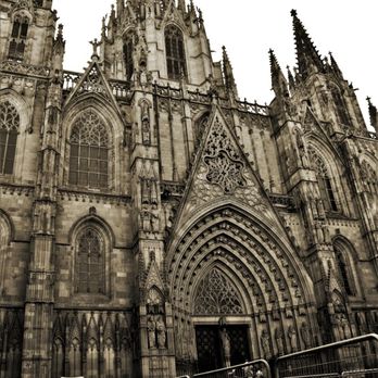 Catedral de Barcelona - Landmarks & Historical Buildings Near Me - Barcelona, B Catedral de Barcelona - Landmarks & Historical Buildings Near Me - Barcelona, B