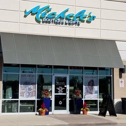 Michele's Boutique & Gifts - Exterior view of Michele's