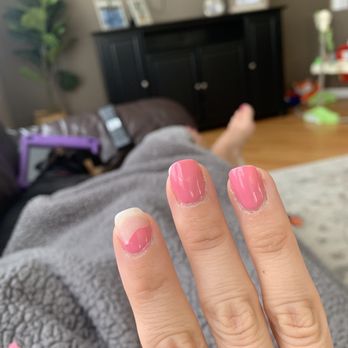 L. Lovely Nails - Mini chip on middle finger from Monday, pointer finger came off Tuesday. - Nail Salons Near Me - Arlington Heights, Illinois