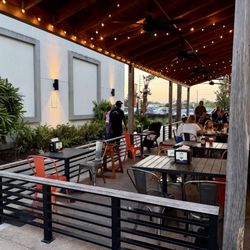 Cowboy Chicken - Outdoor Seating