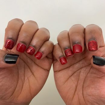 Universal Nail - At first glance they look cute right? Look closer! Polish is uneven/thick/lumpy, filed different lengths/slanted, and there's bubbles. - Nail Salons Near Me - Lauderhill, Florida