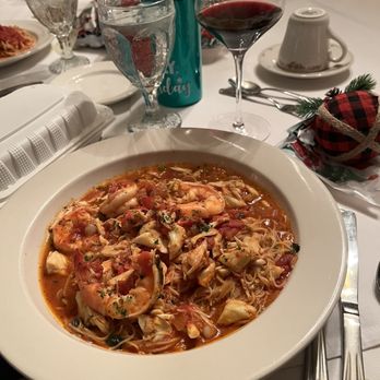Kings Contrivance Restaurant - Chef special- Angel Hair Pasta with Crab meat and Shrimp with Tomato sauce and White wine. - New American Near Me - Columbia, Maryland