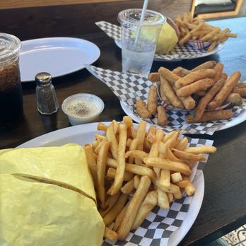 Copperlocks Grill - Frisco Burger, fries, and fried zucchini - Fast Food Near Me - Corona, California Copperlocks Grill - Frisco Burger, fries, and fried zucchini - Fast Food Near Me - Corona, California