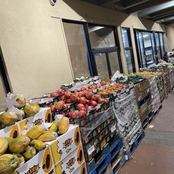 Foothill Produce - Outside