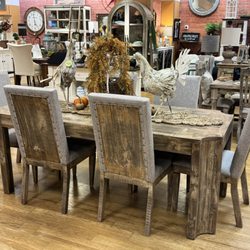 Unique Interiors of Rome - Dining table set