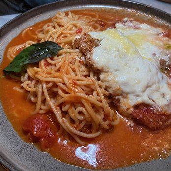 Gatsby's Landing - Chicken parm - New American Near Me - Roslyn, New York