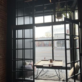 Overwinter Coffee - Coffee & Tea Near Me - Williamsville, New York