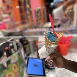 Sloan's - Clematis St. - Ice cream Waffle Cones Ice Cream