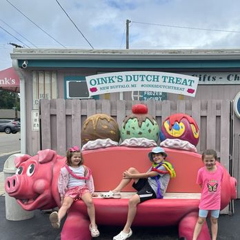 OINK’S ICE CREAM AND YOGURT - Updated June 2025 - 209 Photos & 287 ...