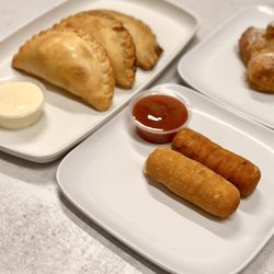 Amara Chocolate & Coffee - Tequeños and empanadas