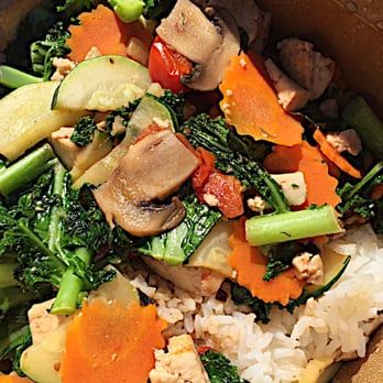 Dee Dee - Tofu stir fry joins the spicy papaya salad for vegetarians! Yum stuff. - Thai Near Me - Austin, Texas