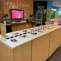 Arataki Honey - Honey tasting