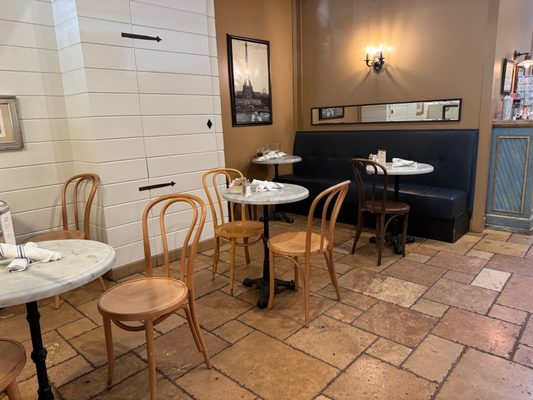 Eva's Bakery by null