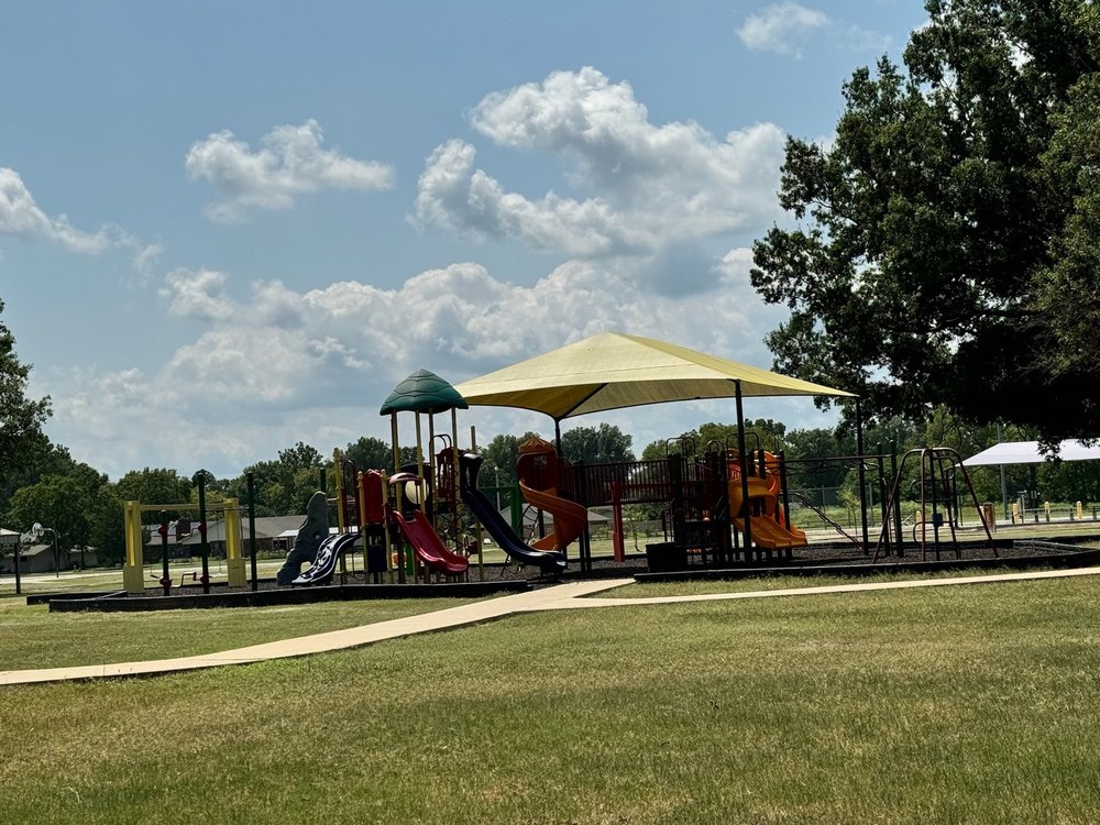 Social spots from Walnut Ridge City Park