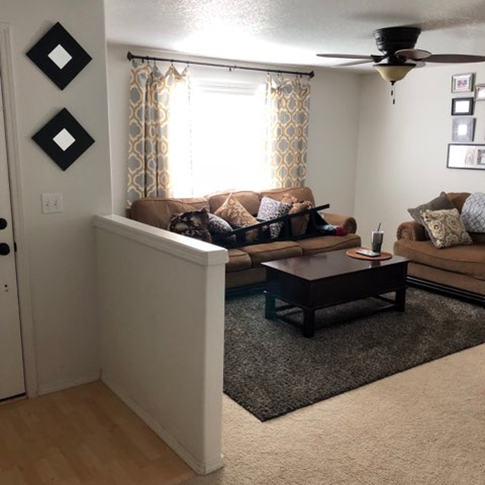 Lifestyle Flooring - Before - Living room with carpet - Flooring Near Me - Vancouver, Washington Lifestyle Flooring - Before - Living room with carpet - Flooring Near Me - Vancouver, Washington