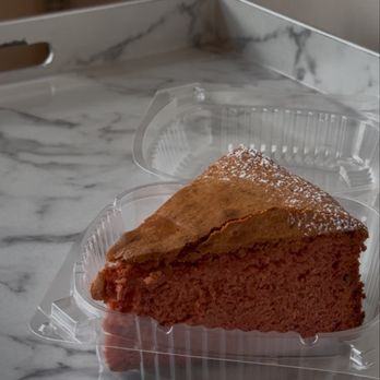 Mitten Sweets & Coffee - strawberry gateau - Desserts Near Me - Seattle, Washington