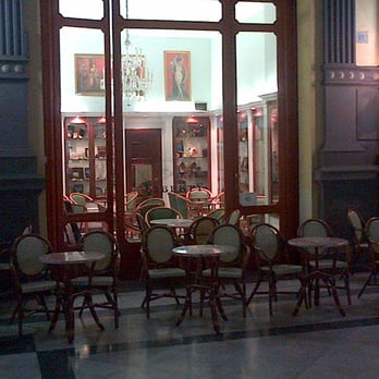 Liberty - vetrina e tavoli esterni - Bars Near Me - Naples, NA