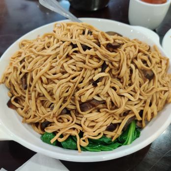 Shun Won Chinese Restaurant - Mushroom yee noodle - Cantonese Near Me - Flushing, New York Shun Won Chinese Restaurant - Mushroom yee noodle - Cantonese Near Me - Flushing, New York