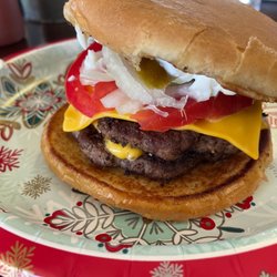Nueva Vista Golf Club - Great Cheese Buger at snack bar!!!