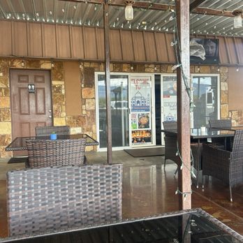 Babu Tikka Masala - Exterior patio - Indian Near Me - Cottonwood, Arizona